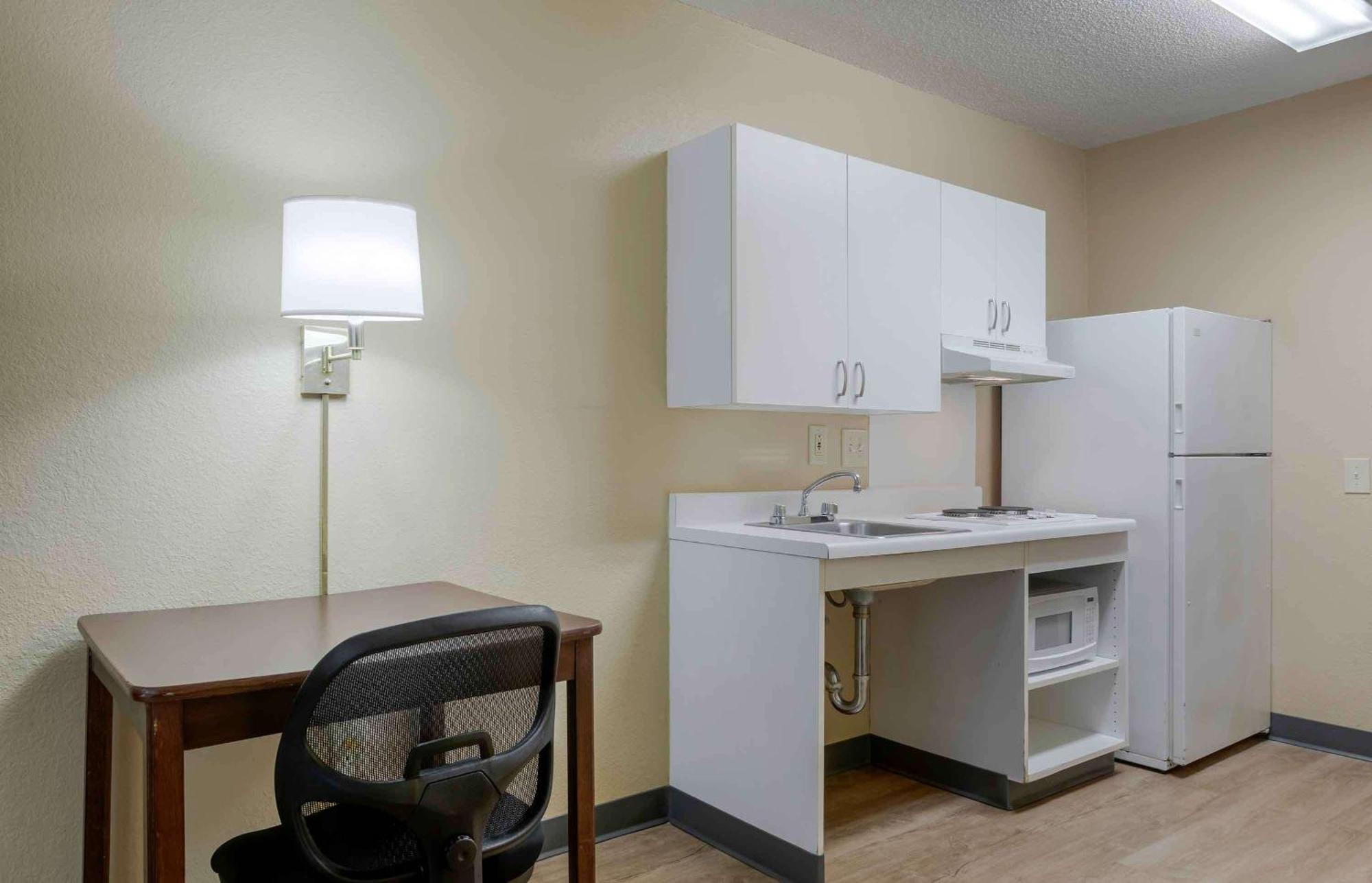 Extended Stay America Select Suites - Jacksonville - Lenoir Avenue East Kültér fotó